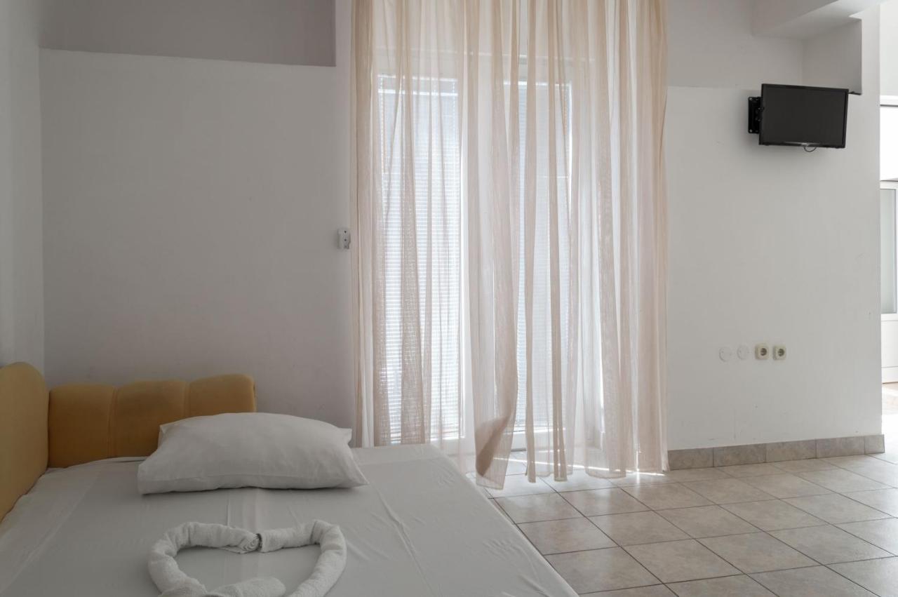 Apartments Ivica - Beachfront Дрвеник Екстер'єр фото